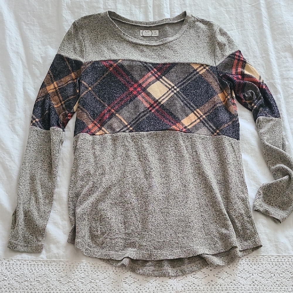 Maurices Heathered Gray Knit Top